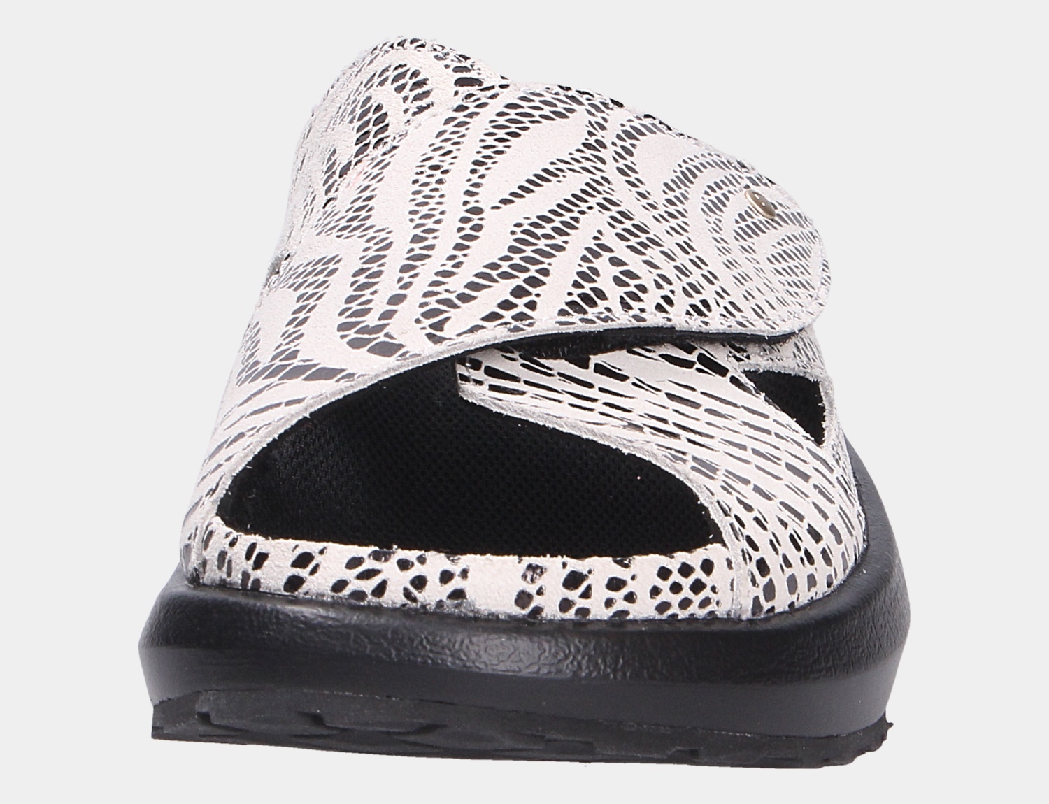 Alicante W Black-white